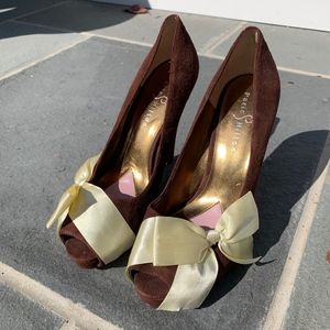 Paris Hilton Brown Suede Bow Pumps